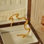 Fashionable Simple Wave Shaped 18k Gold Plated Bangles Open Wave Hand Grinding Polishing Stainless Steel Bangles