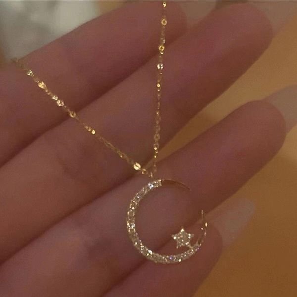 Fashion Shining Inlaid Zirconia Moon Pendant Necklace Women Delicate Luxury Temperament Wedding Banquet Jewelry Accessories