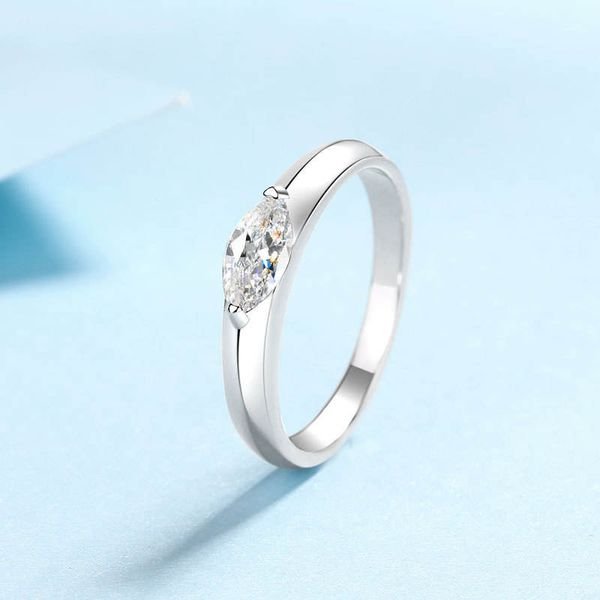2023 Couple's Fine Design Jewelry S925 Sterling Silver Ring Platinum Plated Solitaire Moissanite Ring For Men And Women